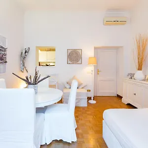 https://casa-ripetta.it-romehotels.com